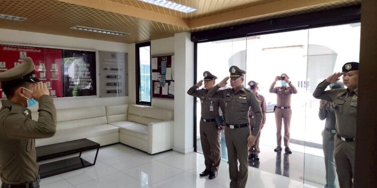 พล.ต.ต.ศิลปคมณ์ เอี่ยมวงศ์ รอง ผบช.ภ.1 ตรวจประเมินตามโครงการฯ ตามแผนและกรอบระยะเวลาที่ แฟลต ภ.จ.นนทบุรี และ แฟลต สภ.ชัยพฤกษ์ จ.นนทบุรี