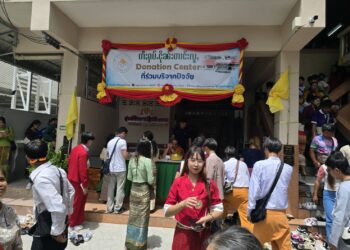 “อิ่มบุญแบบไทยใหญ่! ยกพลร่วมเวียนเทียนวันอาสาฬหบูชาที่วัดใหม่สาธุประดิษฐ์ พระราม 3”