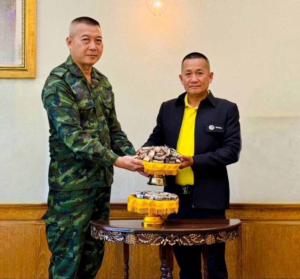 ส่งพลังศรัทธา สนับสนุนแนวรบ ! กองพลทหารปืนใหญ่รับพระเครื่อง วัตถุมงคล หนุนใจเสริมแกร่ง ป้องกันชายแดน 26