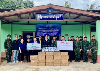 ”วปอ.66 หมู่นกเค้าแมว“ รวมพลังน้ำใจ หนุนกองกำลังสุรนารี ปกป้องผืนแผ่นดินไทย มอบเงิน-เครื่องมือสื่อสาร ย้ำชัด “แนวหลังไม่ทอดทิ้งแนวหน้า”