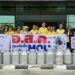 ชาวสมาชิกสหกรณ์สมาชิกชุมนุมสหกรณ์นมไทย-เดนมาร์ค จำกัด เขตภาคกลาง จำนวน 15 สหกรณ์กว่า 100 ราย เทนมประท้วงหลัง อ.ส.ค.ติดหนี้ กว่า 600 ล้าน 27 ชาวสมาชิกสหกรณ์สมาชิกชุมนุมสหกรณ์นมไทย-เดนมาร์ค จำกัด เขตภาคกลาง จำนวน 15 สหกรณ์กว่า 100 ราย เทนมประท้วงหลัง อ.ส.ค.ติดหนี้ กว่า 600 ล้าน