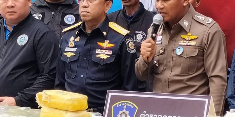 ตำรวจภูธรภาค 1 แถลงผลการจับกุมยาเสพติดรายสำคัญ ยาบ้ากว่า 6.9 ล้านเม็ด 25 ตำรวจภูธรภาค 1 แถลงผลการจับกุมยาเสพติดรายสำคัญ ยาบ้ากว่า 6.9 ล้านเม็ด