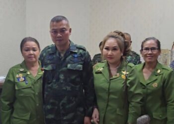 พลโท บุญสิน พาดกลาง แม่ทัพภาค 2 เดินทางมาที่ค่ายสุรนารี เพื่อมารับสิ่งของบริจาค ให้กับทหารชายแดน ภาค 2