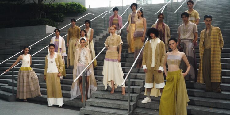 ศิลปากร อวดโฉม “The Orientalist” แฟชั่นผ้าขาวม้าทอมือสุดตระการตาในงาน Sustainability Expo 2025
