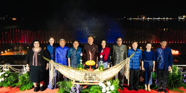 นายกฯ เปิดงานมหกรรมไหลเรือไฟโลกจังหวัดนครพนม ประจำปี 2568ผู้ว่าฯ นครพนม เข้าร่วมโครงการยกระดับเทศกาลเรือไฟไทย สู่เรือไฟโลก 24 นายกฯ เปิดงานมหกรรมไหลเรือไฟโลกจังหวัดนครพนม ประจำปี 2568ผู้ว่าฯ นครพนม เข้าร่วมโครงการยกระดับเทศกาลเรือไฟไทย สู่เรือไฟโลก