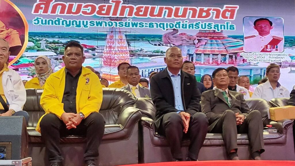 คัมแบ๊คอย่างยิ่งใหญ่พร้อมผู้สนับสนุนคับคั่งที่มั่นใจในทีมงาน "ก่อเกียรติกรุ๊ป" ของโปรโมเตอร์มวยยอดเยี่ยม 3 สถาบัน 26