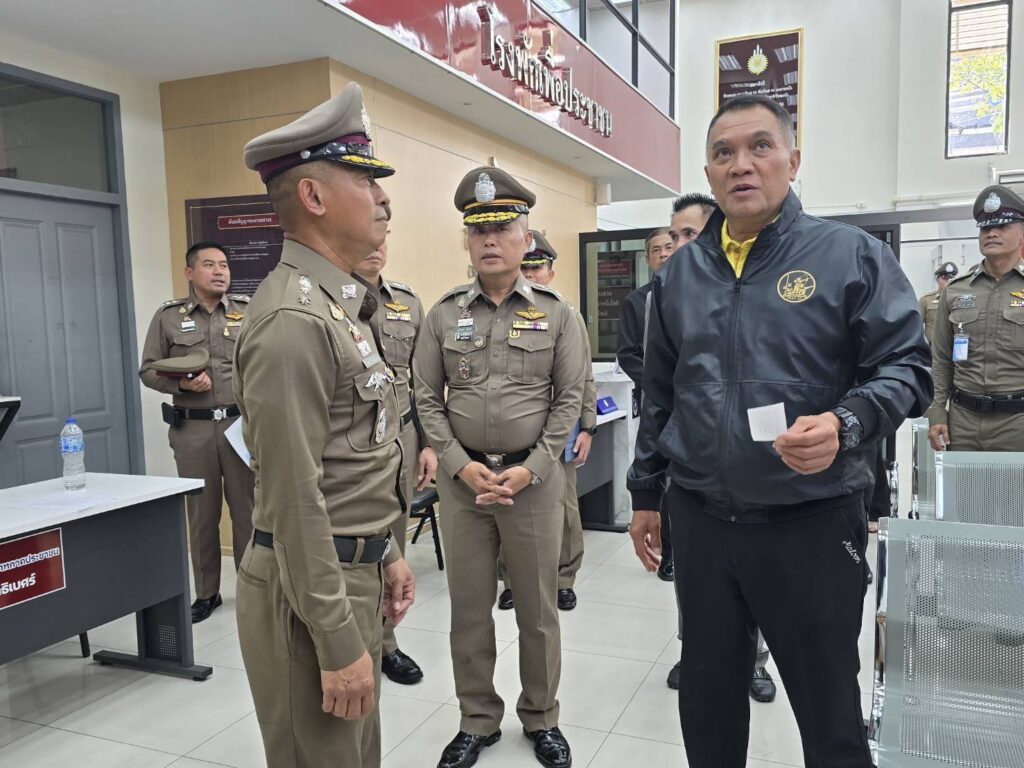 ผบช.ภ.1 ตรวจเยี่ยม สภ.รัตนาธิเบศร์ ดร.แก้ว พร้อมคณะ กต.ตร.ให้การต้อนรับพร้อมมอบของที่ระลึก 26