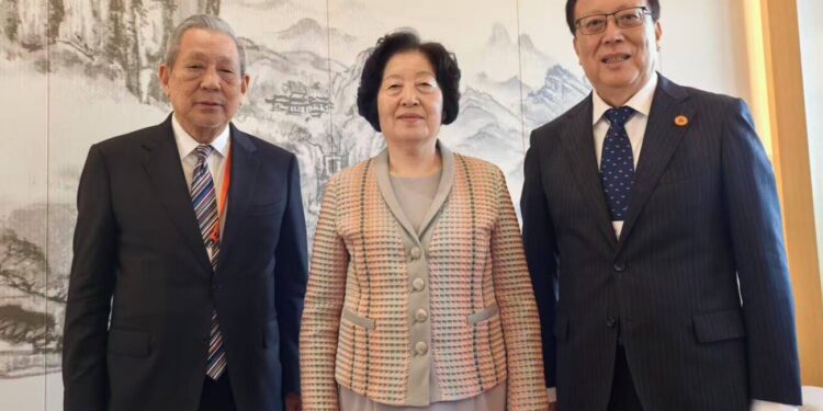 พินิจ จารุสมบัติ เยือนจีน ร่วมประชุม “ปรัชญาจูจื่อกับอารยธรรมโลก”ชี้สอดคล้องค่านิยมไทย–ยกย่องเป็น “ทรัพย์สินทางปัญญาแห่งมนุษยชาติ” 25 พินิจ จารุสมบัติ เยือนจีน ร่วมประชุม “ปรัชญาจูจื่อกับอารยธรรมโลก”ชี้สอดคล้องค่านิยมไทย–ยกย่องเป็น “ทรัพย์สินทางปัญญาแห่งมนุษยชาติ”
