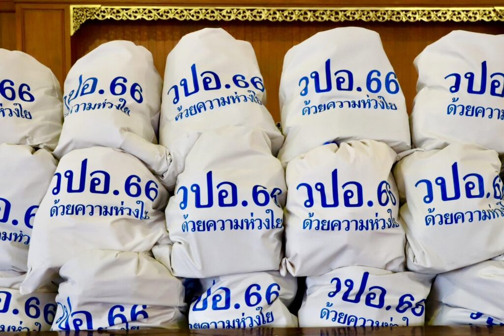 น้ำหนักแค่ไหนก็ไม่หนักใจ! วปอ.66 ลุยสองจังหวัดต่อเนื่อง เช้าอยุธยา–บ่ายปทุม! ผนึกกำลังรัฐ–เอกชน ประคองชีวิตกลางวิกฤตน้ำ 26