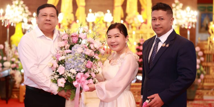 ชื่นมื่น–เปี่ยมสิริมงคล! มกธ.จัดพิธีทำบุญและสักการะสิ่งศักดิ์สิทธิ์ เนื่องในวันคล้ายวันเกิด "ศ.ดร.บังอร" โดยมี "ดร.เอก์" นายกสมาคมผู้สื่อข่าวต้านคอรัปชั่น ร่วมอวยพรอย่างอบอุ่น 25 ชื่นมื่น–เปี่ยมสิริมงคล! มกธ.จัดพิธีทำบุญและสักการะสิ่งศักดิ์สิทธิ์ เนื่องในวันคล้ายวันเกิด “ศ.ดร.บังอร” โดยมี “ดร.เอก์” นายกสมาคมผู้สื่อข่าวต้านคอรัปชั่น ร่วมอวยพรอย่างอบอุ่น