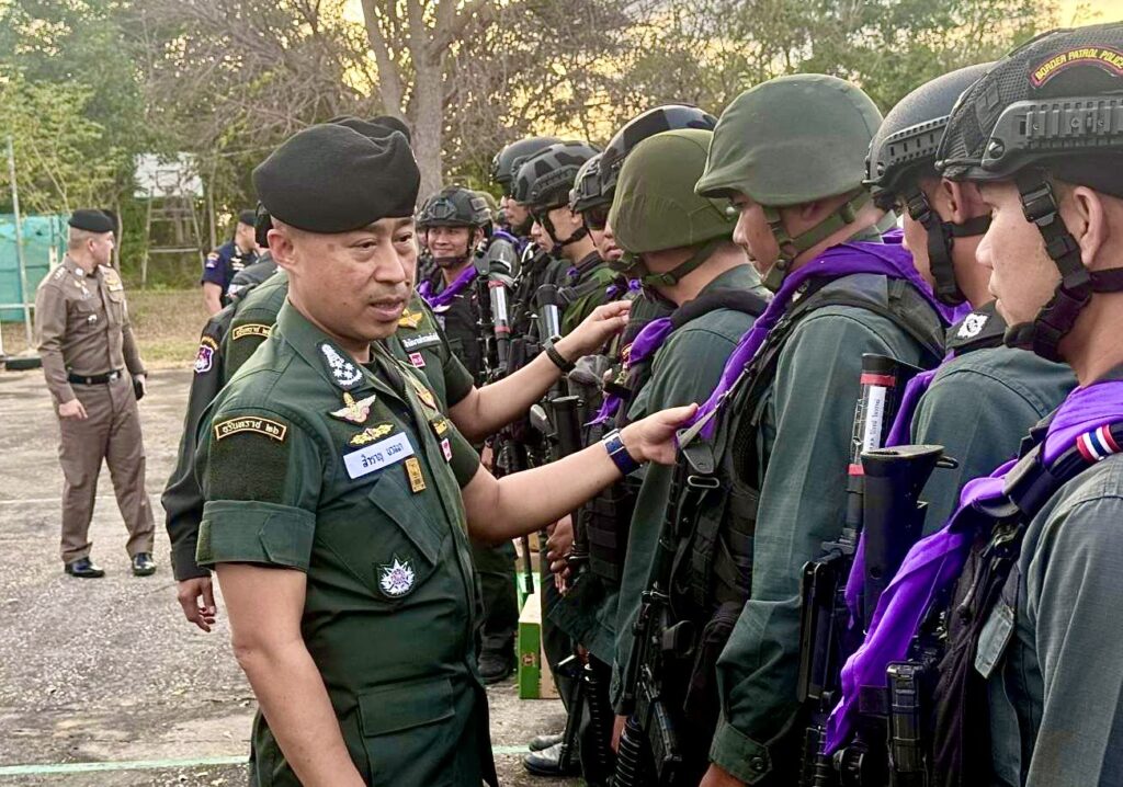 รอง ผบ.ตร. ลุยแนวรบชายแดน! ปลอบขวัญกำลังพล “ตชด.–ทหาร” ย้ำพร้อมปกป้องอธิปไตยไทยเต็มกำลัง 26