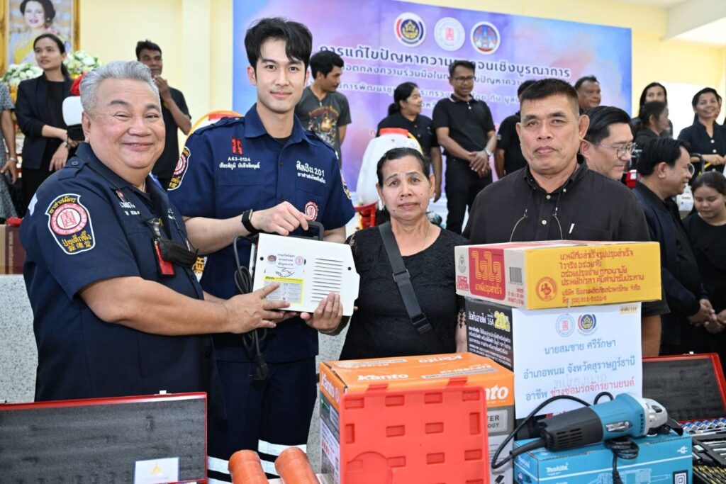 มูลนิธิป่อเต็กตึ๊ง เดินสายสร้างอาชีพ สร้างชีวิตอย่างยั่งยืนต่อเนื่อง มอบอุปกรณ์ประกอบอาชีพ ให้แก่ครัวเรือนยากจนในพื้นที่จ.สุราษฎร์ธานี 29
