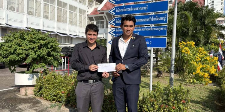 ขบวนเสบียงทะลวงวิกฤต! สงขลายิ้มทั้งจังหวัด น้ำใจจากสมุทรสาครหลั่งไหลช่วยผู้ประสบภัย 25 ขบวนเสบียงทะลวงวิกฤต! สงขลายิ้มทั้งจังหวัด น้ำใจจากสมุทรสาครหลั่งไหลช่วยผู้ประสบภัย