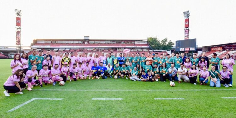 “คู่–คี่ พี่น้อง 4 ส.” ระเบิดศึกมิตรภาพ! รวมรุ่น 1–15 สนามเมืองทองลุกเป็นไฟ แข่งมันส์ 4 ควอเตอร์–เสมอ 3–3 ปิดท้ายแชร์บอลสุดฮา