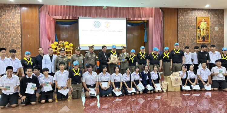 ”หมอไพบูลย์ “รรท.พตร.จัดหน่วยแพทย์เคลื่อนที่ตรวจสุขภาพเชิงรุก ดูแลครู–นักเรียน รร.วัดบวรมงคล ตลอดจนตำรวจและชาวชุมชนบางพลัด มอบของขวัญปีใหม่เพื่อประชาชน