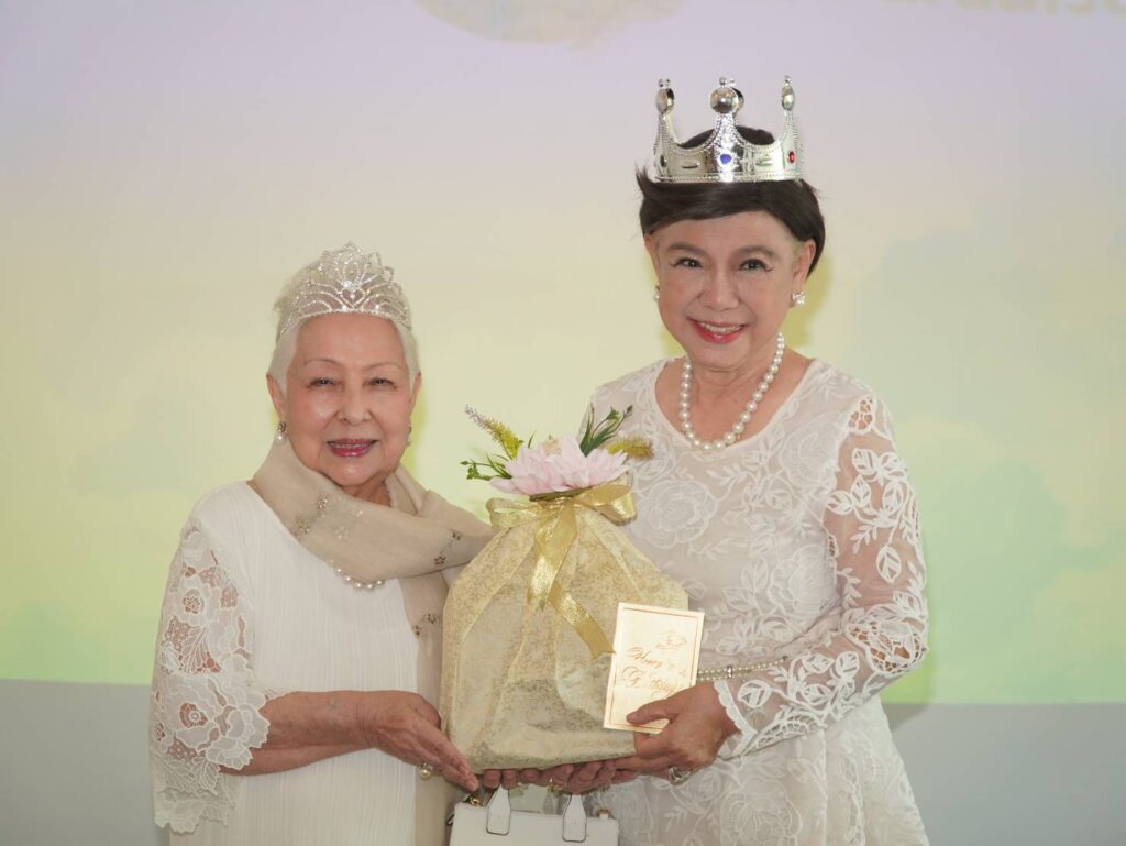 อลังการงานปีใหม่ “Angels in Paradise” ปีที่ 18 รวมพลังมิตรภาพสายสังคม–ธุรกิจ ใต้ร่มพระบารมี น้อมเสด็จสู่สวรรคาลัย 30