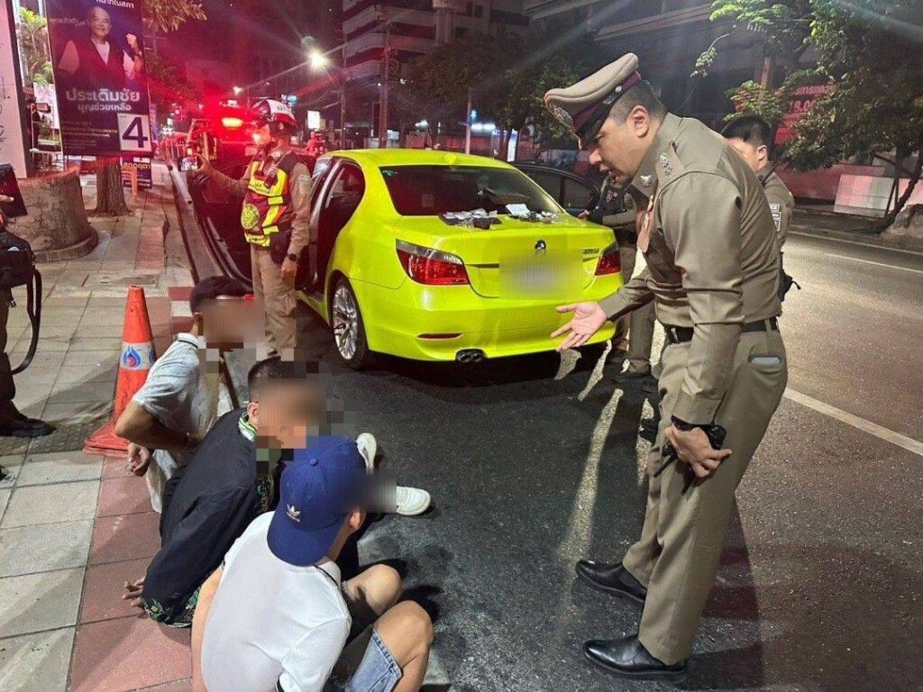 ด่านจราจรไม่ใช่แค่เป่าเมา!ผอ.ศจร.ตร. ชื่นชม จราจร สน.วังทองหลาง สกัดปืน–ยาเสพติด ก่อนถึงมืออาชญากร 29