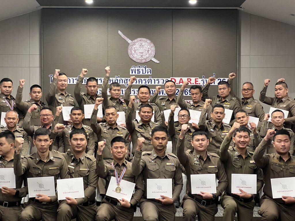 บช.น.ปั้น “ครูตำรวจ D.A.R.E.” รุ่น 264 เสริมเกราะเยาวชน สกัดยาเสพติดเชิงรุกถึงรั้วโรงเรียน 27