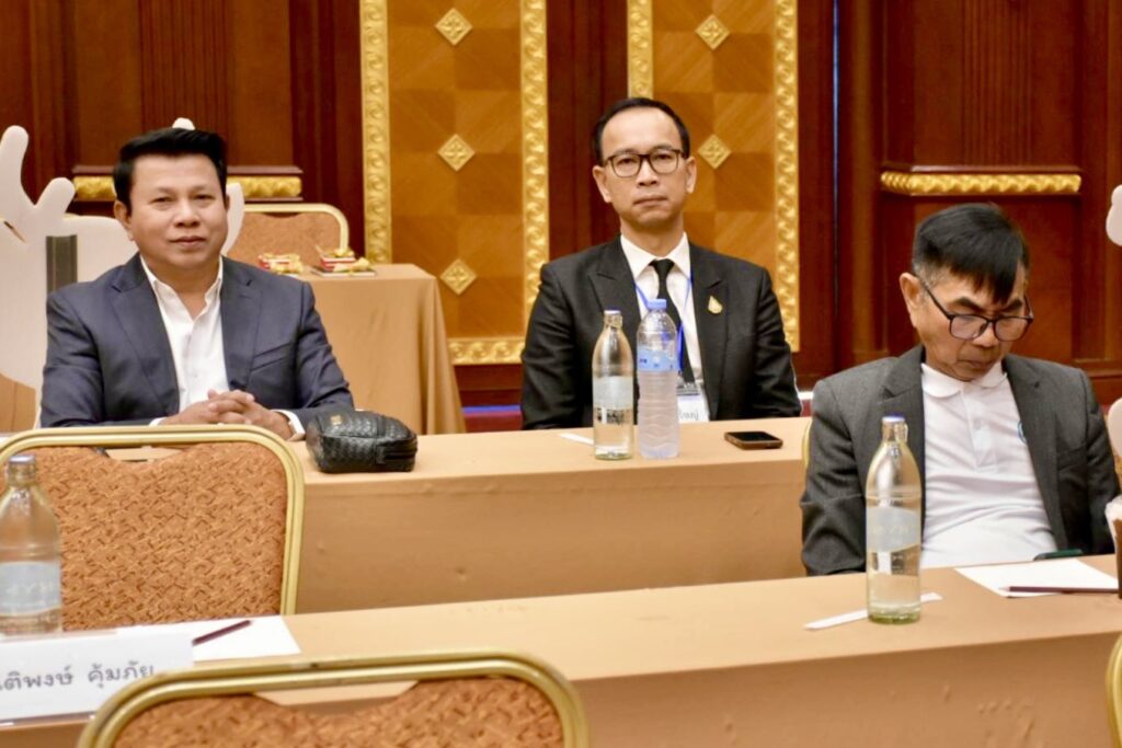 กอ.รมน. รวมพลังผู้นำ ‘พคบ. 17’ ปั้นเครือข่ายความมั่นคงยุคใหม่ ยกระดับยุทธศาสตร์เชิงรุก บูรณาการทุกภาคส่วนรับมือภัยคุกคามข้ามพรมแดน 32
