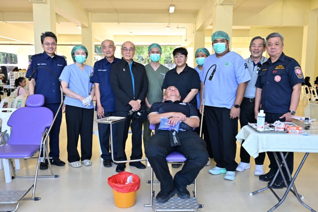 มูลนิธิป่อเต็กตึ๊ง เดินสายสร้างอาชีพ สร้างชีวิตประชาชนภาคใต้อย่างยั่งยืนต่อเนื่อง มอบอุปกรณ์ประกอบอาชีพ ให้แก่ครัวเรือนยากจนในพื้นที่จังหวัดระนอง พร้อมมอบจักรยานให้แก่โรงเรียนในพื้นที่ชนบท และนำหน่วยแพทย์เคลื่อนที่ออกบริการในพื้นที่ฟรี 26