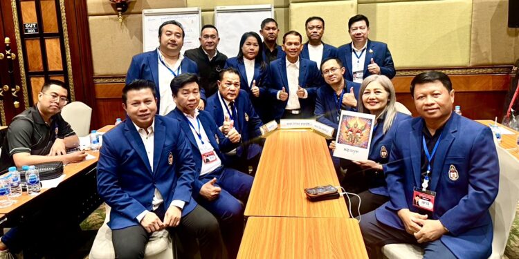 'วุฒิสาร' ฟาดรัฐรวมศูนย์! สับเละไทยเดินผิดทาง-แช่แข็งประเทศ ชี้ทิ้งคนส่วนใหญ่ไว้ข้างหลัง 25 ‘วุฒิสาร’ ฟาดรัฐรวมศูนย์! สับเละไทยเดินผิดทาง-แช่แข็งประเทศ ชี้ทิ้งคนส่วนใหญ่ไว้ข้างหลัง