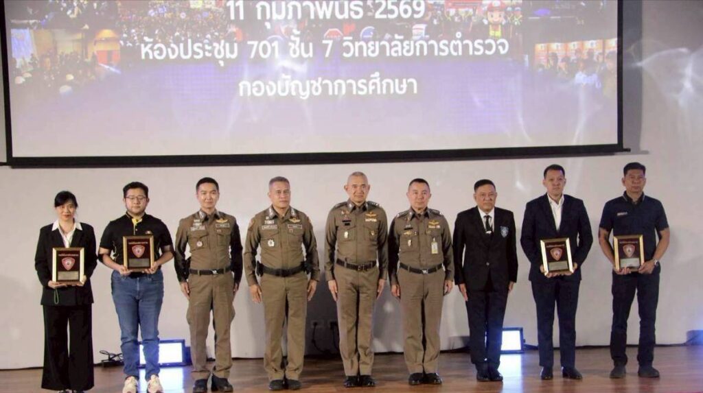 กองบังคับการตำรวจจราจร ร่วมกับ สสส. จัดประกวดหนังสั้นดื่มไม่ขับ-พร้อมมอบทุนการศึกษาให้นักศึกษาที่เข้าร่วมประกวด 34