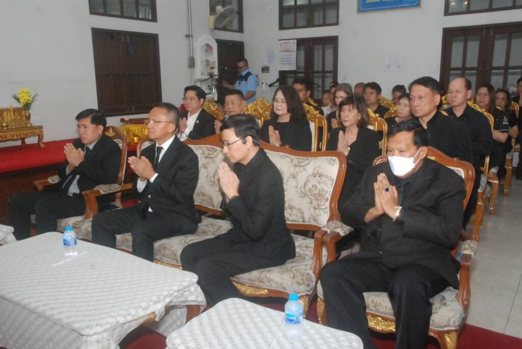 นายสมศักดิ์ เทพสุทิน ประธานพีธี สวดพระอภิธรรม คุณแม่ผ่องพรรณ คงพูนเพิ่ม ที่ปรึกษาสมาคมผู้สื่อข่าวต้านคอร์รัปชั่น (ประเทศไทย) 29
