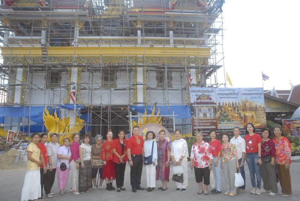 ยกช่อฟ้าวัดสามัคคีธรรม(หลวงปู่หล่ำ) 35