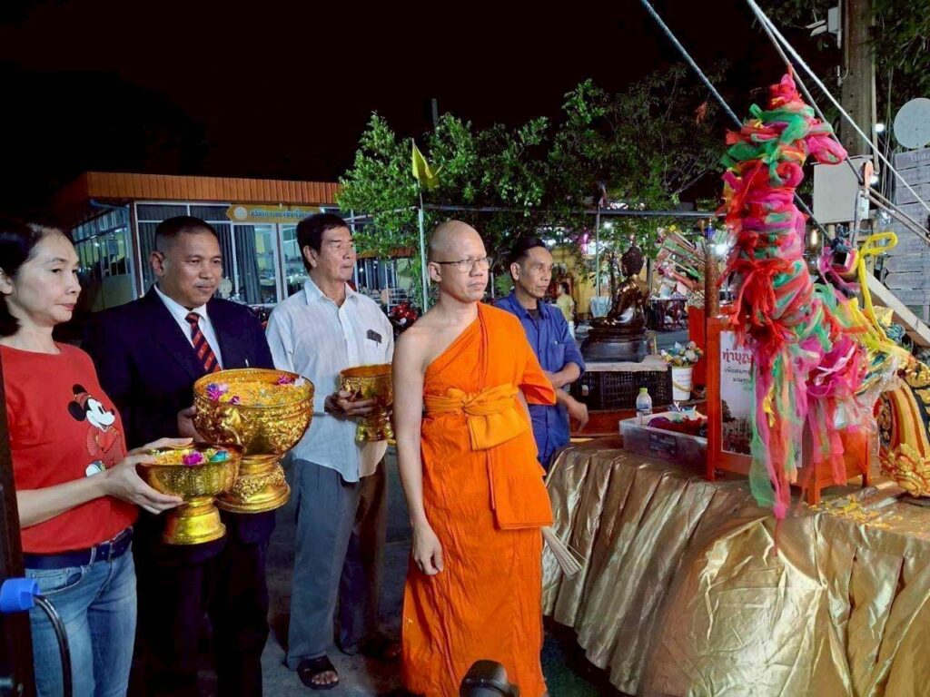 ยกช่อฟ้าวัดสามัคคีธรรม(หลวงปู่หล่ำ) 27