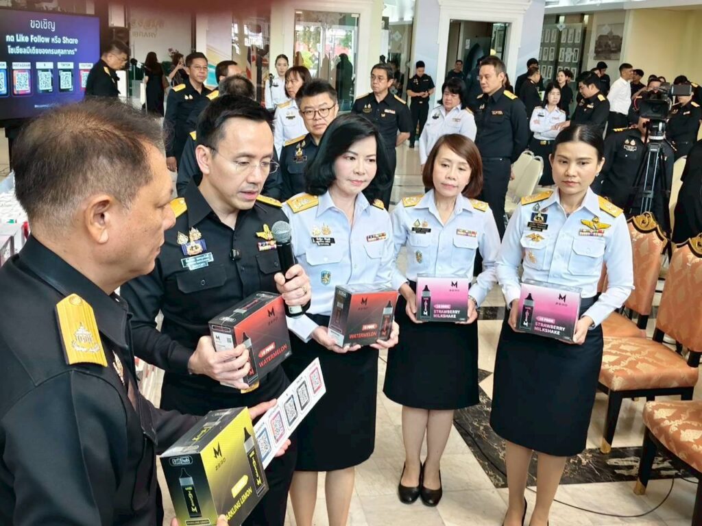 กรมศุลกากรแถลงผลการปราบปรามการลักลอบนำเข้าบุหรี่และบุหรี่ไฟฟ้ามูลค่ารวมกว่า 169 ล้านบาท 34