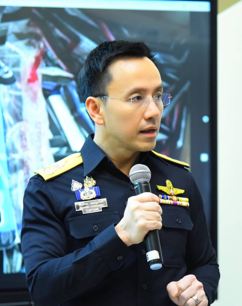 กรมศุลกากรแถลงผลการปราบปรามการลักลอบนำเข้าบุหรี่และบุหรี่ไฟฟ้ามูลค่ารวมกว่า 169 ล้านบาท 33