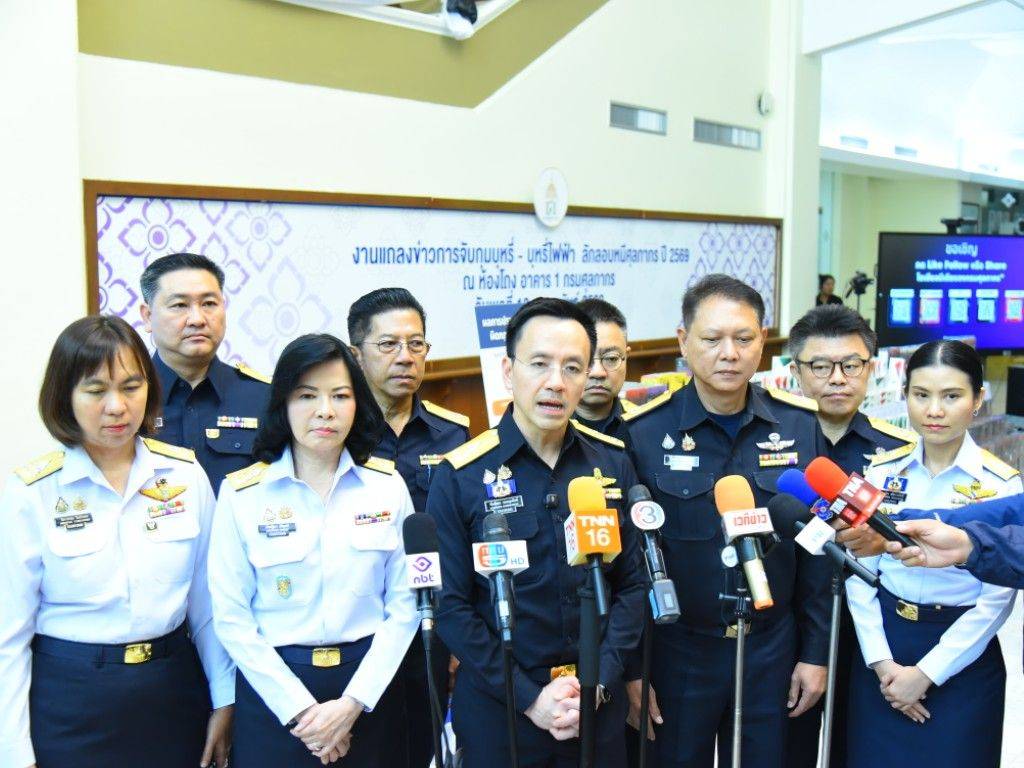 กรมศุลกากรแถลงผลการปราบปรามการลักลอบนำเข้าบุหรี่และบุหรี่ไฟฟ้ามูลค่ารวมกว่า 169 ล้านบาท 27
