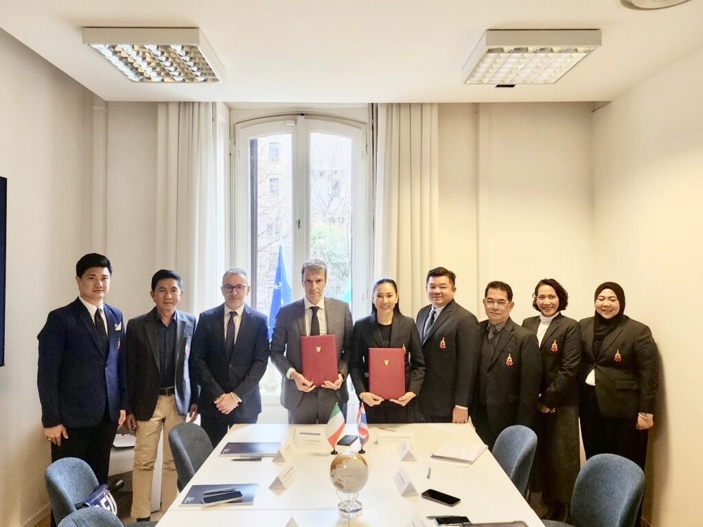 สร้างบัณฑิตแฟชั่นยุคใหม่ SSRU ลงนามพันธมิตรอิตาลี IIFM เปิดประสบการณ์เรียนรู้แบรนด์ชั้นนำโลก 27
