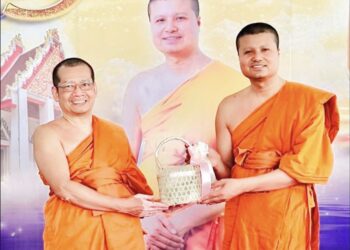 ศรัทธาท่วมวัด! 41 ปี “พระครูพิพิธธรรมเทศก์” แจกทุน 45 ชีวิต อัด 3 ล้านซื้อเครื่องมือแพทย์ รพ.บางกรวย