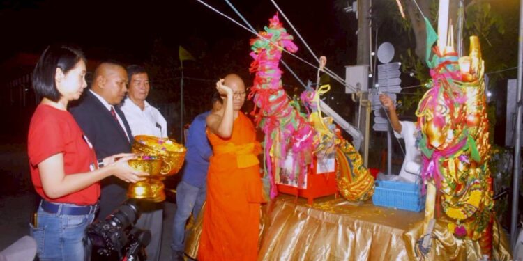 ยกช่อฟ้าวัดสามัคคีธรรม(หลวงปู่หล่ำ) 25 ยกช่อฟ้าวัดสามัคคีธรรม(หลวงปู่หล่ำ)