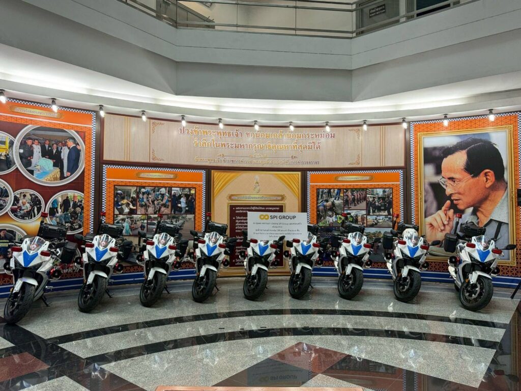 รอง ผบ.ตร. รับมอบรถจักรยานยนต์คุณภาพสูง สนับสนุนงานจราจรโครงการพระราชดำริ ผนึกกำลังภาคเอกชน เสริมศักยภาพงานจราจรเพื่อประชาชน 38