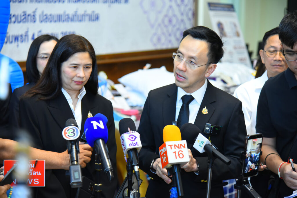 กรมศุลกากรร่วมกับกรมการค้าต่างประเทศ แถลงผลงานการจับกุมสินค้าหลีกเลี่ยงอากรตอบโต้การทุ่มตลาดและสินค้าสวมสิทธิ์ ปลอมแปลงถิ่นกำเนิด 27
