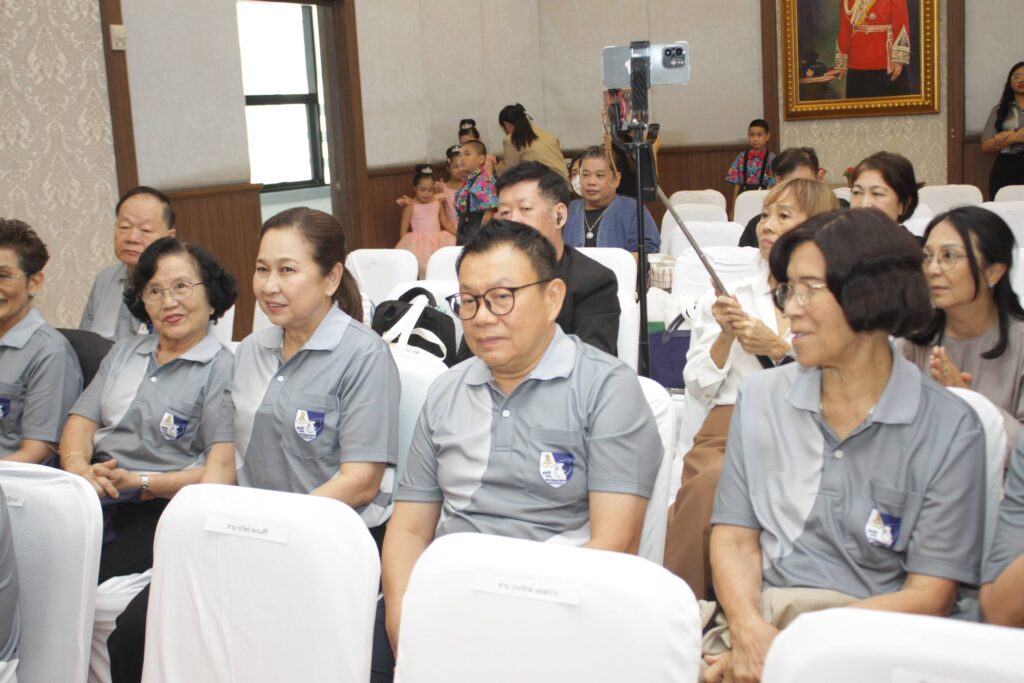 การแข่งขันโบว์ลิ่งการกุศล "โบว์ลิ่ง กลิ้งช่วยดาวน์" เพิ่อหารายได้เข้ามูลนิธิช่วยคนปัญญาอ่อน แห่งประเทศไทย ในพระบรมราชินูปถัมภ์ 27