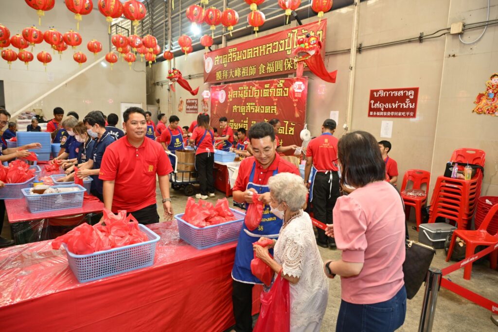 มูลนิธิป่อเต็กตึ๊ง จัดพิธีจุดเทียนเปิดงานเทศกาลง่วนเซียว ประจำปี 2569 ณ ศาลเจ้าไต้ฮงกง พลับพลาไชย กรุงเทพฯ 28