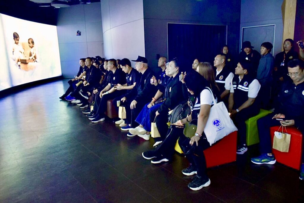 พคบ.17 ตามรอยพ่อหลวง ร.9 ที่ระยอง เปิดบทเรียน “ศาสตร์พระราชา–คุณธรรมผู้นำ” บนหอพระมหาชนก 70 เมตร สร้างเครือข่ายความมั่นคงของแผ่นดิน 28