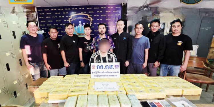 ชุดปราบปรามยาเสพติด กก.ดส.บช.น.รวบหนุ่มลักลอบจำหน่ายยาเสพติดในพื้นมี่จังหวัดสมุทรสาคร พร้อมยาบ้า 4 แสนเม็ด และยาเคตามีน 7 กก.