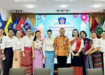 ศรัทธาท่วมองค์กร! ตำรวจ ภาค7 แห่รดน้ำขอพร “บิ๊กโอ๋” ตอกย้ำผู้นำในดวงใจ