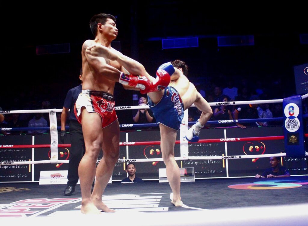 ฟ้าลิขิต กำปั้นเมืองคอนกำชัยปิดฉากรอบแรก มวยรอบสากล ก่อเกียรติมุ่งแชมป์เปี้ยนโลก ศึกนวมคู่กำปั้นทองคำ ครั้งที่ 1 34