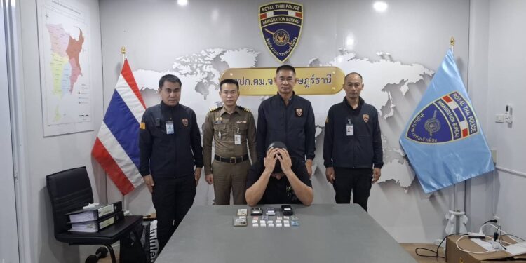 ตม.สุราษฎร์ธานีตามรวบหนุ่มอิสราเอล เครือข่ายขบวนการค้ายารายใหญ่ ดำเนินคดีเตรียมส่งกลับ 25 ตม.สุราษฎร์ธานีตามรวบหนุ่มอิสราเอล เครือข่ายขบวนการค้ายารายใหญ่ ดำเนินคดีเตรียมส่งกลับ
