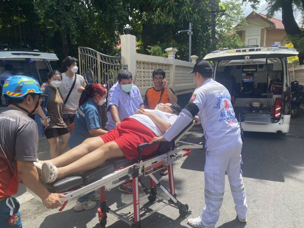 มูลนิธิป่อเต็กตึ๊งร่วมอำนวยความสะดวก จากเหตุเพลิงไหม้บ้านเรือนประชาชนภายในซอยพระรามที่ 6 ซอย 15 34