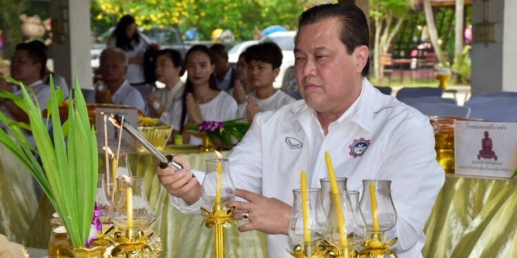 สนท. จัดสร้างพระพุทธชินราช บูชาประดิษฐาน ณ สมาคมหนังสือพิมพ์แห่งประเทศไทยฯ เพื่อความเป็นสิริมงคลและเป็นศูนย์รวมจิตใจของ สมาชิกและสื่อมวลชน
