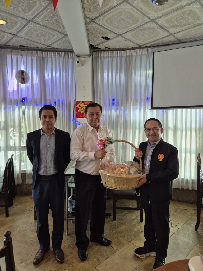 "นายก สนท." แต่งตั้ง 'สุนทร ช่วยตระกูล' นักหนังสือพิมพ์อาวุโส และ 'ปรพล อดิเรกสาร' อดีต ส.ส.หลายสมัย เป็นที่ปรึกษาสมาคม เสริมทัพด้วยประสบการณ์และวิสัยทัศน์ พัฒนาองค์กรสื่อแห่งแรกของไทย 27