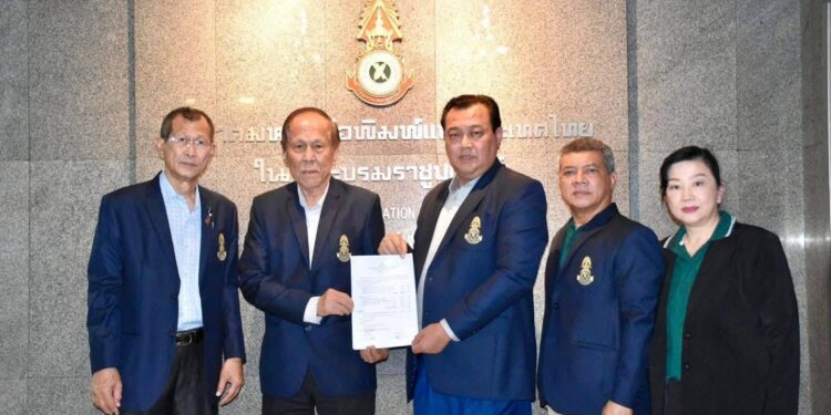 “นคร” อดีตนายกสมาคมหนังสือพิมพ์แห่งประเทศไทยฯ” ส่งมอบตำแหน่ง “อนันต์” ในโอกาสเข้ารับตำแหน่งนายกสมาคมฯคนใหม่