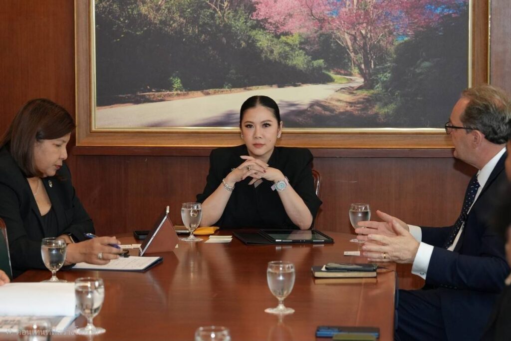 ททท. ขานรับนโยบายการท่องเที่ยวมูลค่าสูงของรัฐบาล และกระทรวงการท่องเที่ยวฯ ประกาศจับมือ Eastern & Oriental Express ผู้ให้บริการรถไฟลักชูรีระดับโลก สร้างประสบการณ์ท่องเที่ยวเมืองไทยในมิติใหม่ดึงดูดนักท่องเที่ยวคุณภาพจากทั่วโลก 29