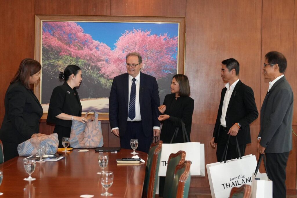 ททท. ขานรับนโยบายการท่องเที่ยวมูลค่าสูงของรัฐบาล และกระทรวงการท่องเที่ยวฯ ประกาศจับมือ Eastern & Oriental Express ผู้ให้บริการรถไฟลักชูรีระดับโลก สร้างประสบการณ์ท่องเที่ยวเมืองไทยในมิติใหม่ดึงดูดนักท่องเที่ยวคุณภาพจากทั่วโลก 32